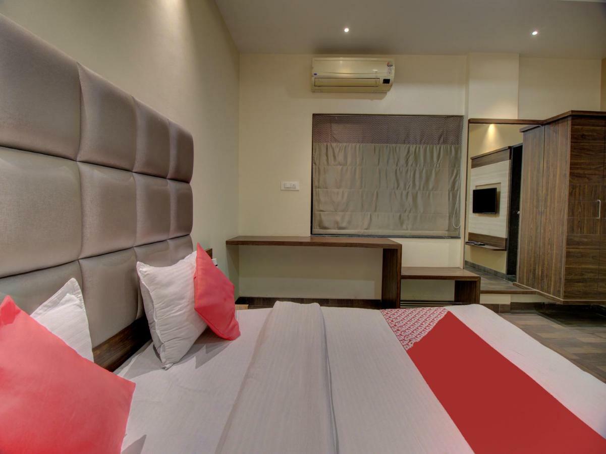 Oyo 35844 Hotel Lotus Residency Sangli Exterior photo