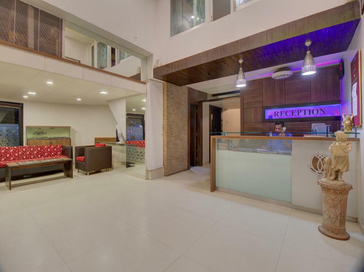 Oyo 35844 Hotel Lotus Residency Sangli Exterior photo